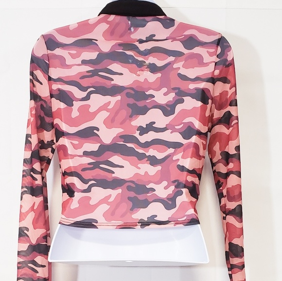 Pink Camo Button Front Top Size Small - Picture 4 of 4